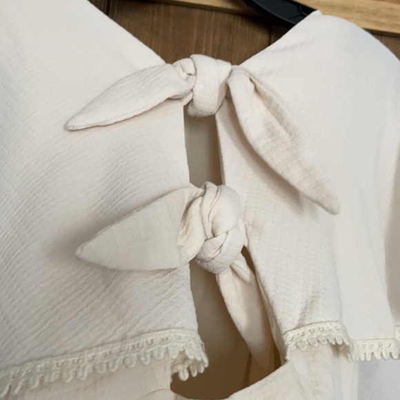 Cream Ruffle dress - Picture 4 of 9